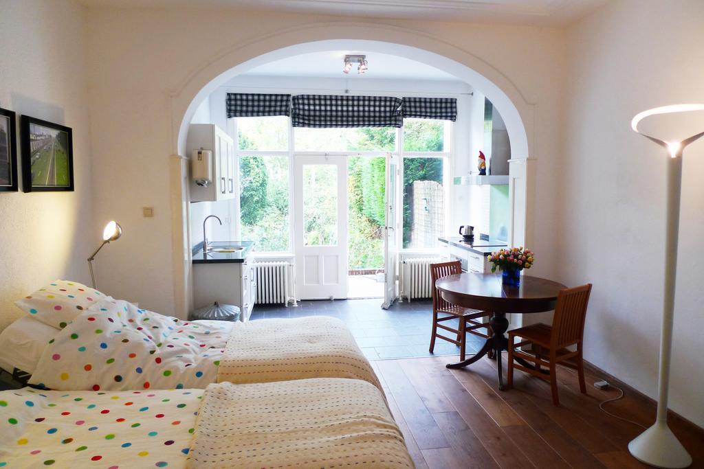 Bed & Breakfast Walenburg Ρότερνταμ Δωμάτιο φωτογραφία